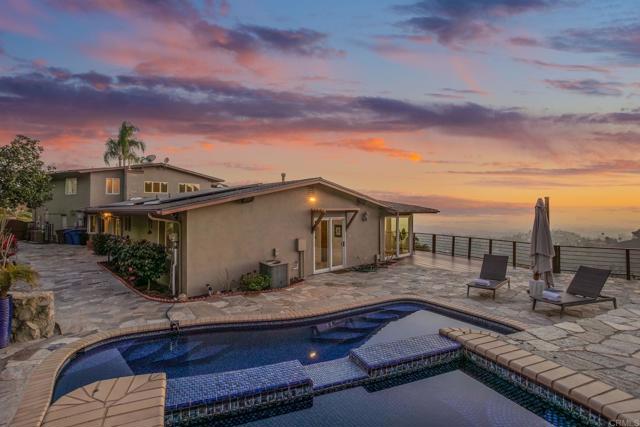 3698 Camino De Las Lomas, Vista CA: https://media.crmls.org/mediaz/2d6900fe-a4a2-4470-9117-d9d6be2f8b2c.jpg