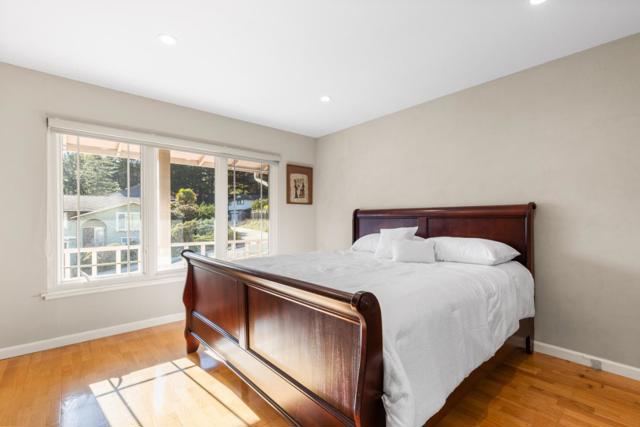 1020 Everglades Drive, Pacifica CA: https://media.crmls.org/mediaz/2d696637-1223-4b14-87ef-1a847ae88005.jpg