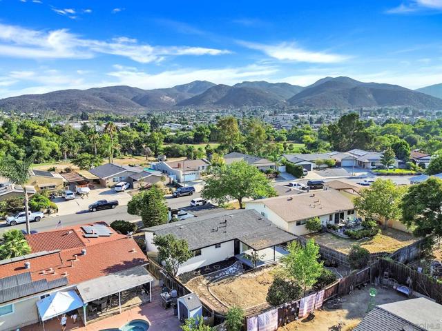 9058 Inverness Rd, Santee CA: https://media.crmls.org/mediaz/2d699a2d-2314-4910-8753-d54f6f732e2e.jpg