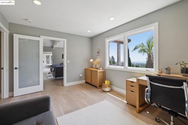 260 Alvarado Rd, Berkeley CA: https://media.crmls.org/mediaz/2d6a1492-5db0-4d68-be4b-3334a5913e29.jpg