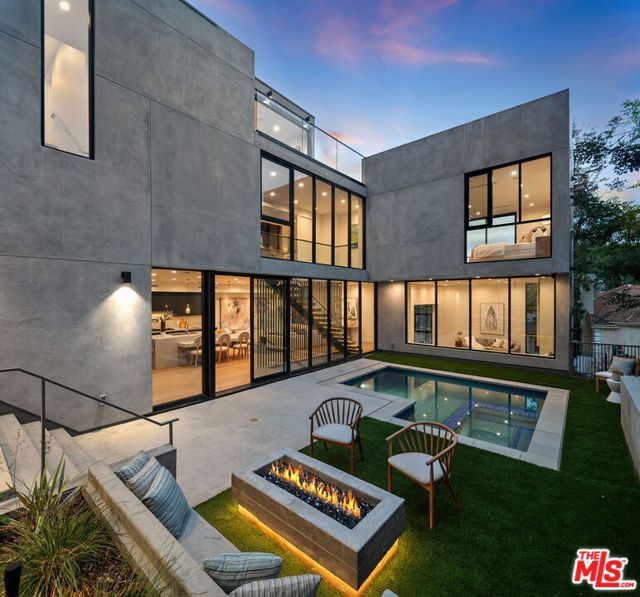 3670 Buena Park Drive, Studio City CA: https://media.crmls.org/mediaz/2d6b22e7-d781-4454-9878-86aa88d18baf.jpg