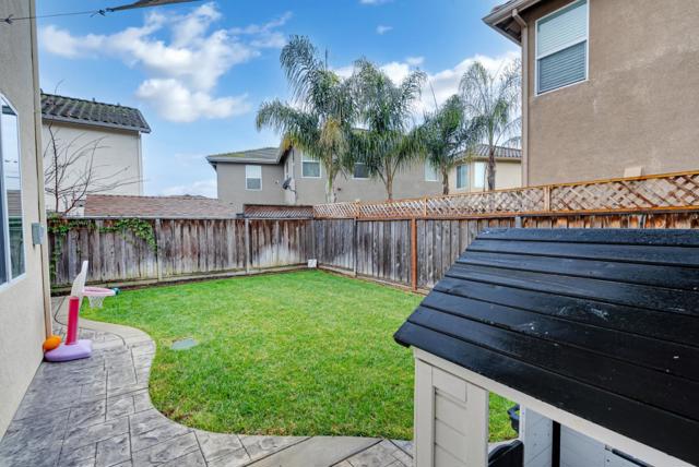 1028 Capri Way, Salinas CA: https://media.crmls.org/mediaz/2d6b3653-8564-4afb-a25b-b67d83c54e78.jpg