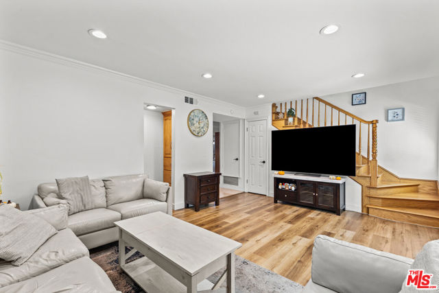 8806 Wyngate Street photo 4