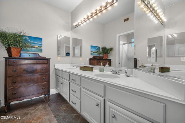 1826 Crystal View Circle, Newbury Park CA: https://media.crmls.org/mediaz/2d6d0a82-7ca0-4a10-8d8b-2c91b84e614a.jpg