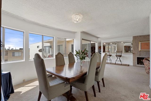 5376 Fairview Boulevard, Los Angeles CA: https://media.crmls.org/mediaz/2d6d2303-c92b-434f-95e0-d0427a03bbb6.jpg