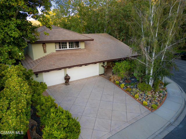 1694 Margate Place, Westlake Village CA: https://media.crmls.org/mediaz/2d6d47b8-80a8-4f2e-931e-a5e6e0548932.jpg
