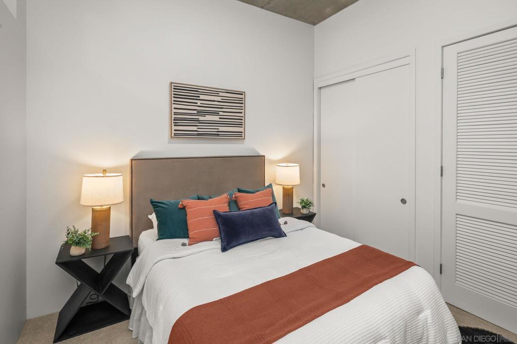 1025 Island - photo 13