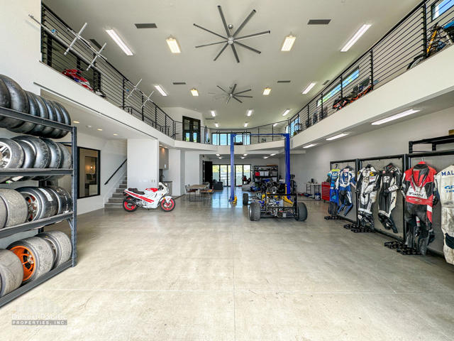 61680 Fullerton Dr, Thermal CA: https://media.crmls.org/mediaz/2d6dd7ae-2f81-4ac7-b0ee-b1cb602b6cb9.jpg