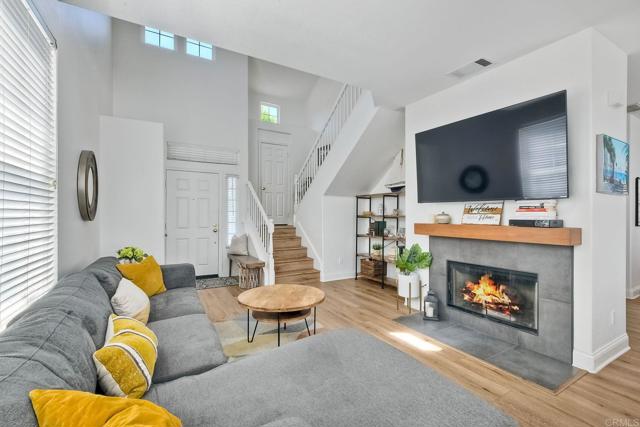 Detail Gallery Image 5 of 29 For 6586 Daylily Dr, Carlsbad,  CA 92011 - 3 Beds | 2/1 Baths