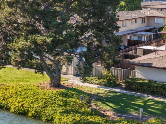1640 Marina Court, San Mateo CA: https://media.crmls.org/mediaz/2d6e95e3-a5a0-4e50-82e1-e00b7765594b.jpg