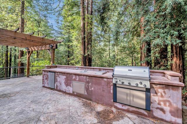 7200 Highway 17, Scotts Valley CA: https://media.crmls.org/mediaz/2d7016db-6bb1-4cb2-862f-e35ec3d95408.jpg