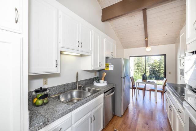 166 Sand Hill Circle, Menlo Park CA: https://media.crmls.org/mediaz/2d70ac96-f533-4f26-904d-9871b8e23757.jpg