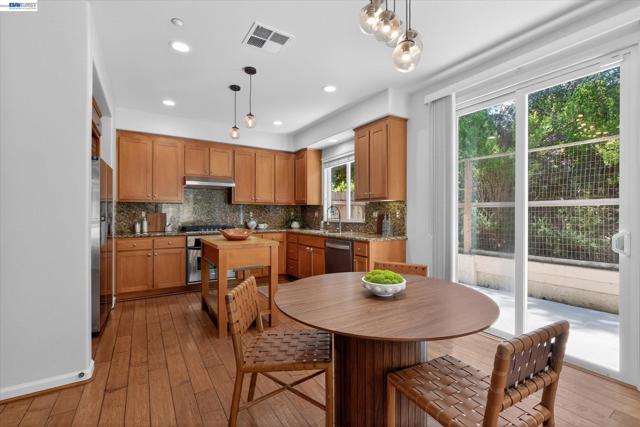 5880 Hillbrook Pl, Dublin CA: https://media.crmls.org/mediaz/2d70cd53-1557-4a7b-b13a-df392da300df.jpg