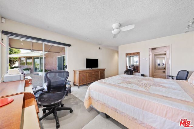 4260 S Cloverdale Avenue, Los Angeles CA: https://media.crmls.org/mediaz/2d71dc08-847d-47ae-8e92-36e2953bba33.jpg