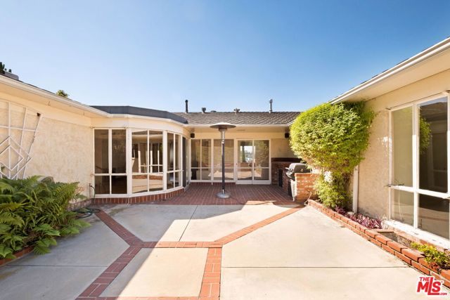 2470 Micheltorena Street photo 29