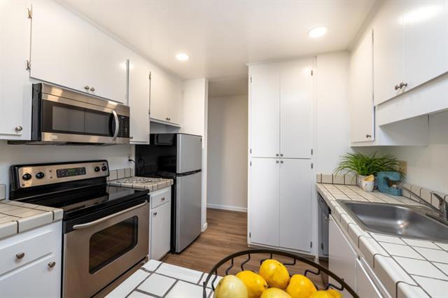 1730 Halford Dr, Santa Clara CA: https://media.crmls.org/mediaz/2d72a4c7-1a2f-4ae7-9318-81da31d64ef4.jpg