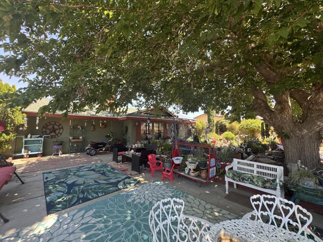 7585 Joshua Lane, Yucca Valley CA: https://media.crmls.org/mediaz/2d72ccb2-4d63-4511-9b7b-7c15fb8f15ac.jpg