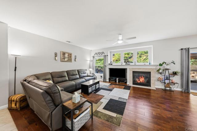 Detail Gallery Image 2 of 49 For 3146 Willow Tree Ln, Escondido,  CA 92027 - 3 Beds | 2 Baths