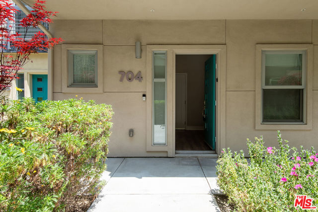 Image 3 for 2753 Waverly Dr #704, Los Angeles, CA 90039