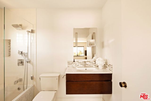 2310 11th Street, Santa Monica CA: https://media.crmls.org/mediaz/2d733d04-f489-4cdd-a7e4-534ac855db7e.jpg