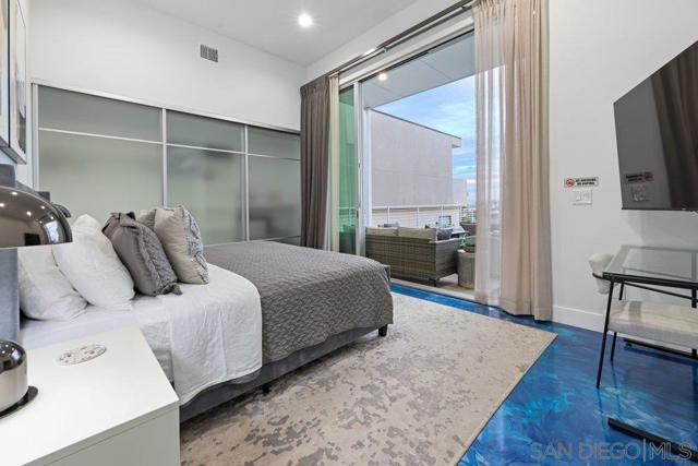 4545 Newport Ave, San Diego CA: https://media.crmls.org/mediaz/2d73a0e5-86c4-411e-b9be-300c55c140a8.jpg