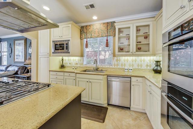 Image 14 of 53 For 3851 Silvera Ranch Dr
