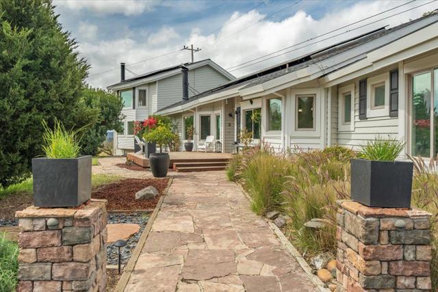 1501 Hidden Valley Road, Soquel CA: https://media.crmls.org/mediaz/2d73c4cd-73f4-4204-b3d9-18e2b556c061.jpg