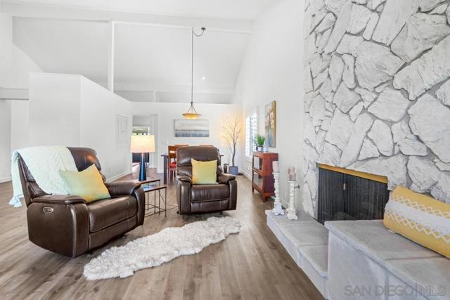17109 Cloudcroft Dr, Poway CA: https://media.crmls.org/mediaz/2d742d69-3926-4078-80c5-7ccdd73d6f6e.jpg