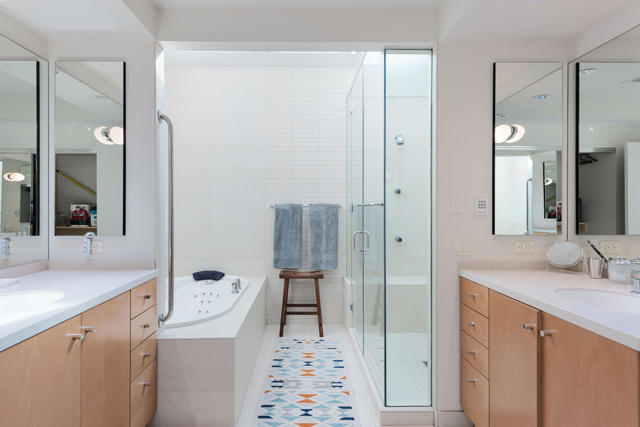 34955 Mission Hills Drive, Rancho Mirage CA: https://media.crmls.org/mediaz/2d747cf5-34bb-4ca0-ad53-296db27463c2.jpg