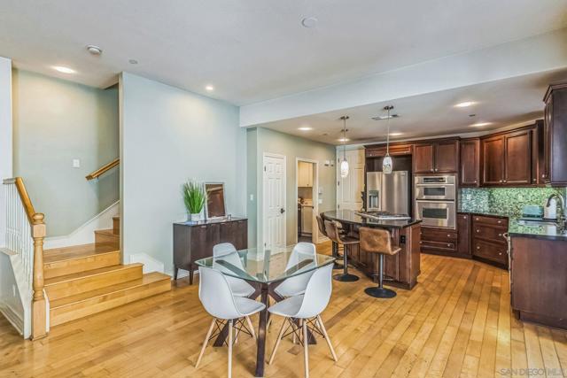 505 N Cedros, Solana Beach CA: https://media.crmls.org/mediaz/2d74b3a5-4c4c-477c-96b9-cffbdeddcc32.jpg