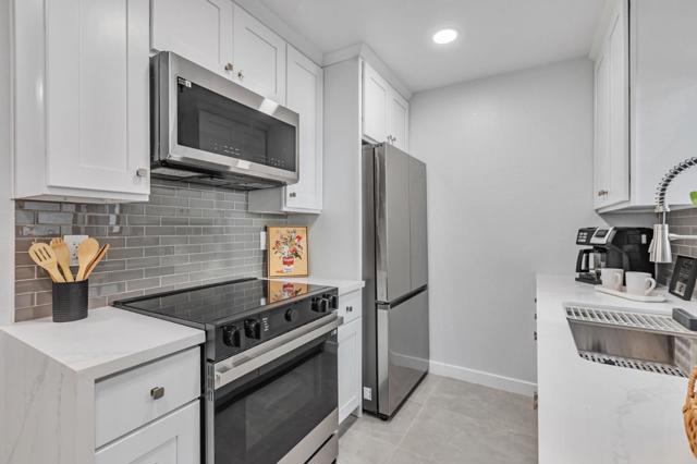 880 E Fremont Avenue, Sunnyvale CA: https://media.crmls.org/mediaz/2d74ba44-eb91-45b4-84a9-91279f337e54.jpg