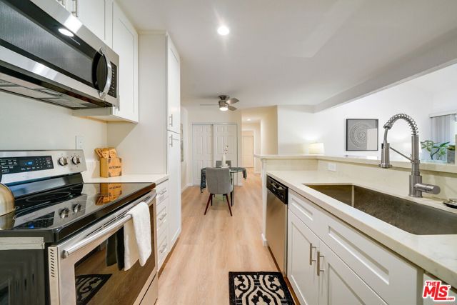 28915 Thousand Oaks Boulevard, 293 photo 8