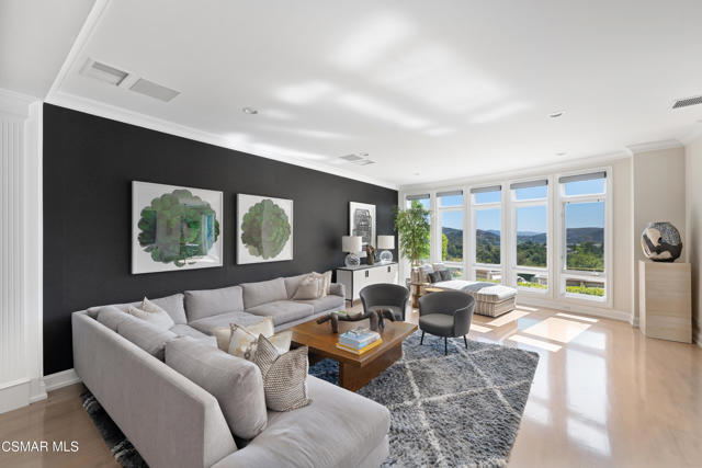 2366 Heatherbank Court, Lake Sherwood CA: https://media.crmls.org/mediaz/2d7515a7-19e9-42f3-89ed-603e2a81ab0f.jpg