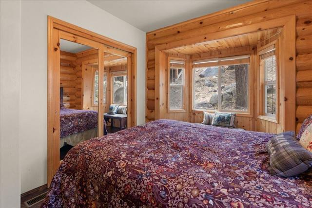 1351 Balsam Drive, Big Bear CA: https://media.crmls.org/mediaz/2d755c8e-4afb-4808-845d-d8bbe9baae85.jpg