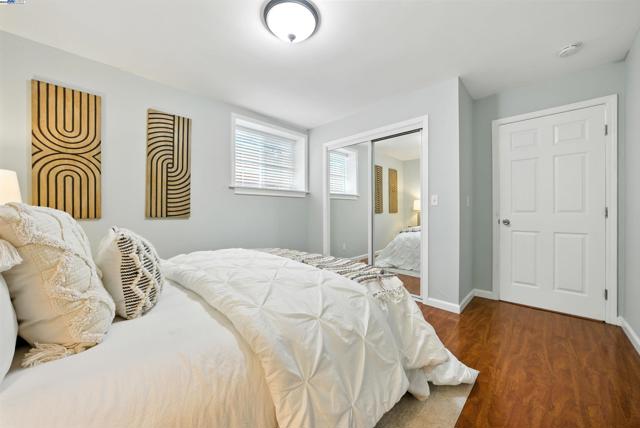 2539 Grande Vista Ave, Oakland CA: https://media.crmls.org/mediaz/2d7755b9-765a-444c-8859-7abe3f7bfd10.jpg