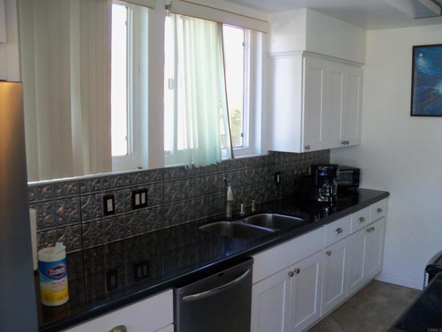 3920 Riviera Drive, San Diego CA: https://media.crmls.org/mediaz/2d7783a8-102d-4e65-a8b4-7421545db78a.jpg