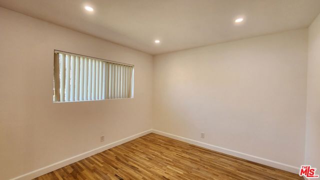 12942 Moorpark Street, Studio City CA: https://media.crmls.org/mediaz/2d77ad0b-6ab4-4664-ac52-3542ff7d2c09.jpg