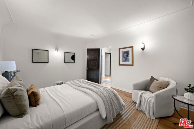 6410 Drexel Avenue, Los Angeles CA: https://media.crmls.org/mediaz/2d7821ac-dd45-4e0f-b84d-5f5fc9233b37.jpg