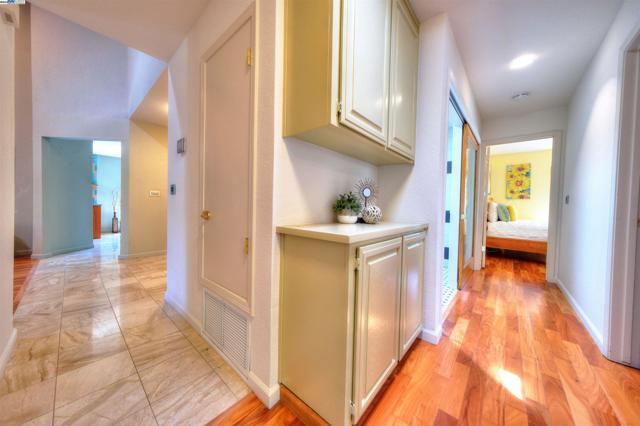 6291 Calle Fuego, Pleasanton CA: https://media.crmls.org/mediaz/2d787180-8a56-4c79-94d8-b18004b4c166.jpg