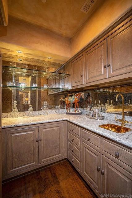 14716 Ladys Secret Drive, Rancho Santa Fe CA: https://media.crmls.org/mediaz/2d78a414-af43-4cba-b164-4dda3d1364a7.jpg