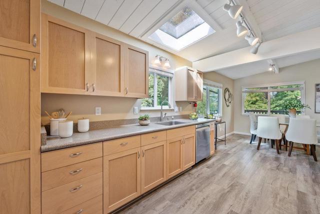 416 Semple Avenue, Aptos CA: https://media.crmls.org/mediaz/2d79c58e-87fa-452d-9cd3-ba5cdda493ae.jpg