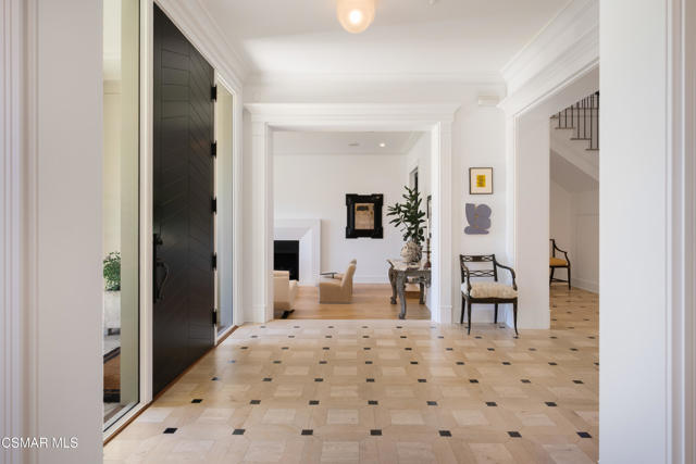 2160 Marshbrook Road, Thousand Oaks CA: https://media.crmls.org/mediaz/2d7a1c51-a6a8-4a01-bbb7-dba549908448.jpg