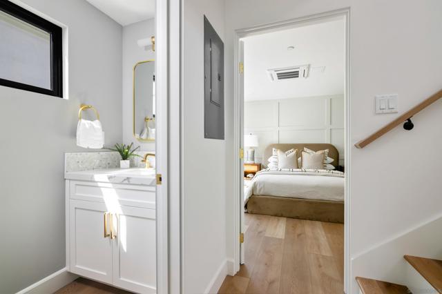 718 Nantasket Ct, San Diego CA: https://media.crmls.org/mediaz/2d7b2910-4247-4c70-92d7-1a1227d7cd7c.jpg