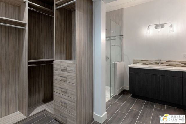 175 N Palm Canyon Drive, Palm Springs CA: https://media.crmls.org/mediaz/2d7b853d-228a-49d1-89dc-29eb2c8485c5.jpg