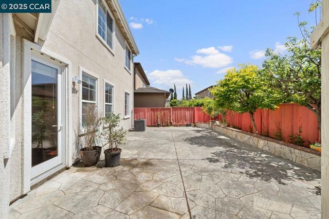 35970 Green Street, Union City CA: https://media.crmls.org/mediaz/2d7c2ade-f988-47d6-beec-eb9cd1cf52c4.jpg