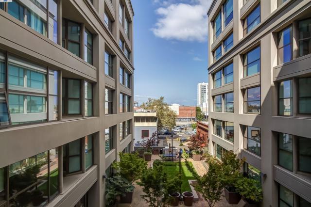 311 2nd St, Oakland CA: https://media.crmls.org/mediaz/2d7dd2e7-e79c-4f87-b90c-e79444caf009.jpg