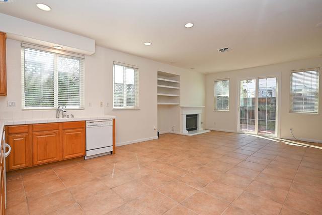 4189 Tessa Pl, Pleasanton CA: https://media.crmls.org/mediaz/2d7df0d8-9534-4fac-87fc-41480506bc2b.jpg