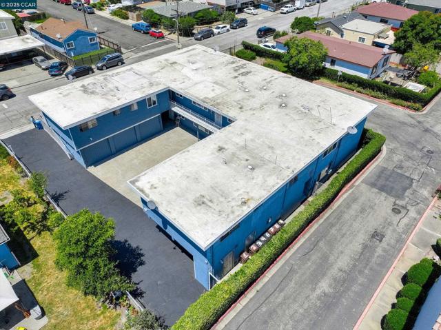 2518 Manchester Ave, San Pablo CA: https://media.crmls.org/mediaz/2d7e3be3-c1b8-4504-9187-86632eb2cf9e.jpg