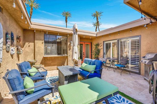 43 Sunrise Drive, Rancho Mirage CA: https://media.crmls.org/mediaz/2d7ef560-f62b-4700-b348-b54d0ce25c98.jpg