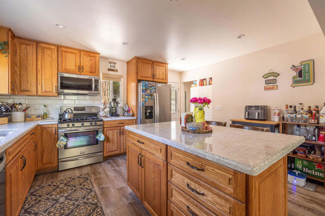 308 W Rainbow Boulevard, Big Bear CA: https://media.crmls.org/mediaz/2d7f49b2-1961-45b8-9b63-c40f6ba40ac5.jpg